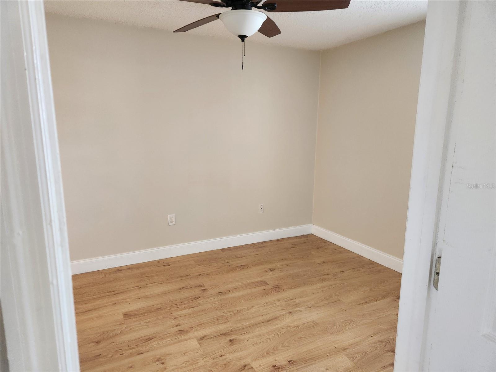 803 Lake Haven Sq #101 Property Photo 11