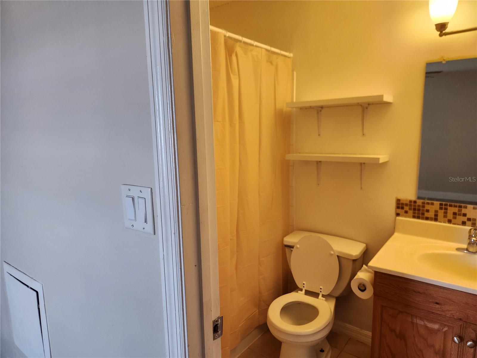 803 Lake Haven Sq #101 Property Photo 12