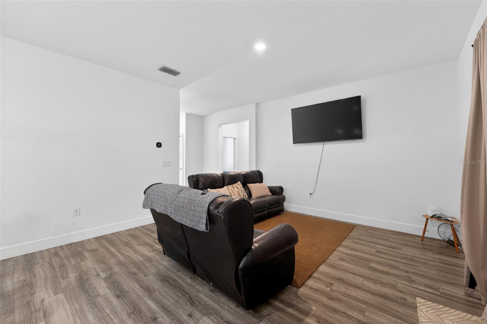 5465 Gaitor Ter Property Photo 7