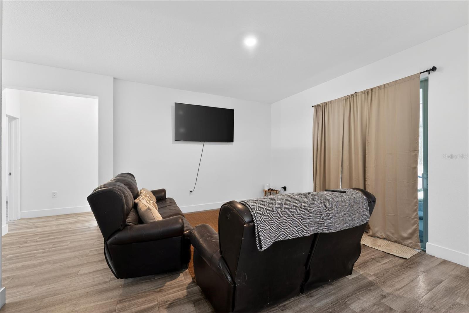 5465 Gaitor Ter Property Photo 8