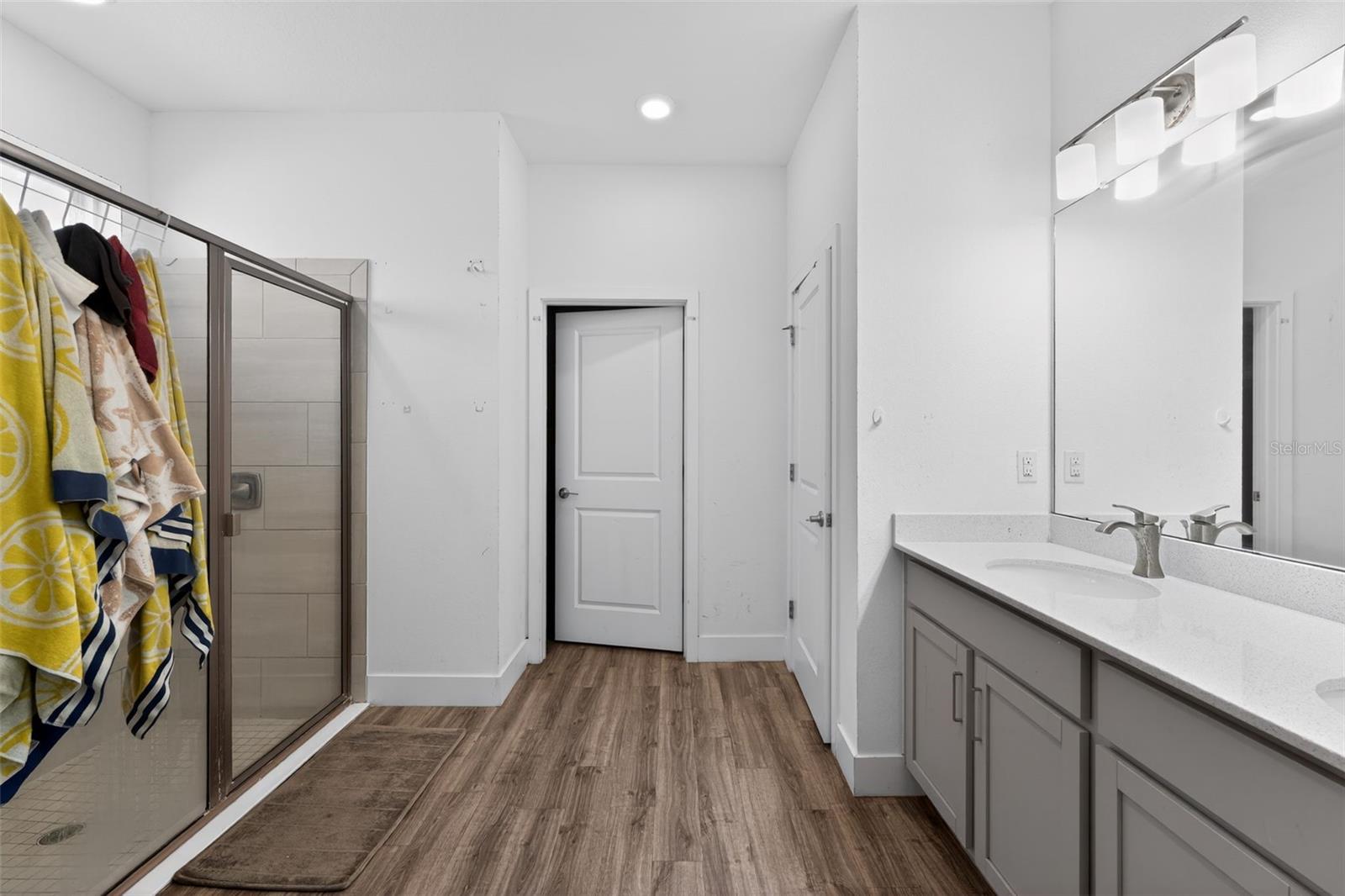 5465 Gaitor Ter Property Photo 15