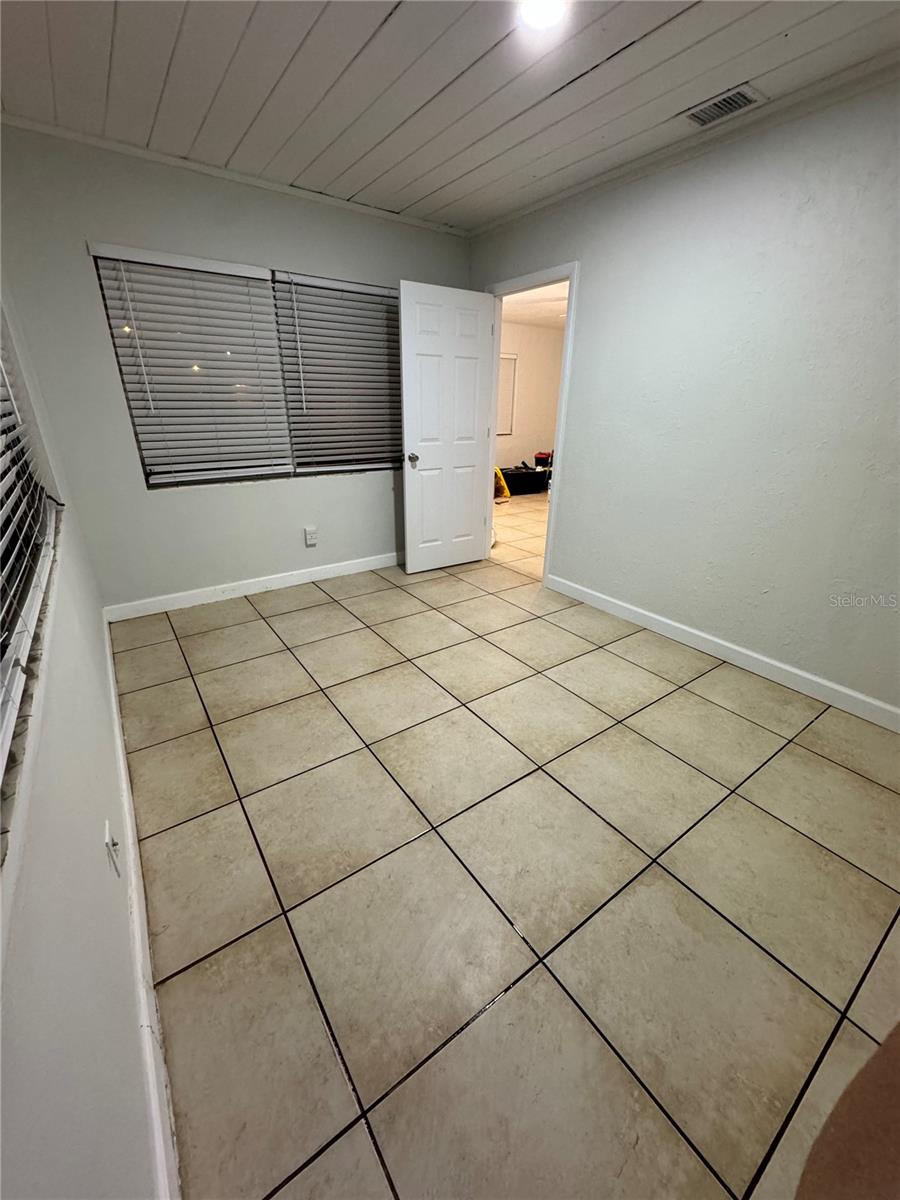 121 33rd Ave E Property Photo 10