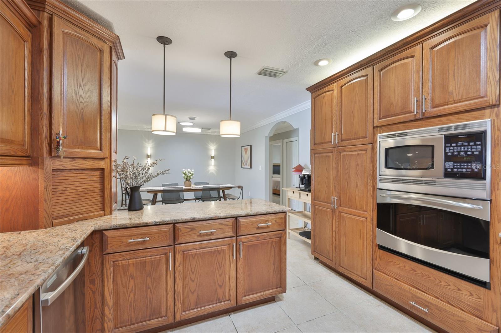 1311 Estatewood Dr Property Photo 10