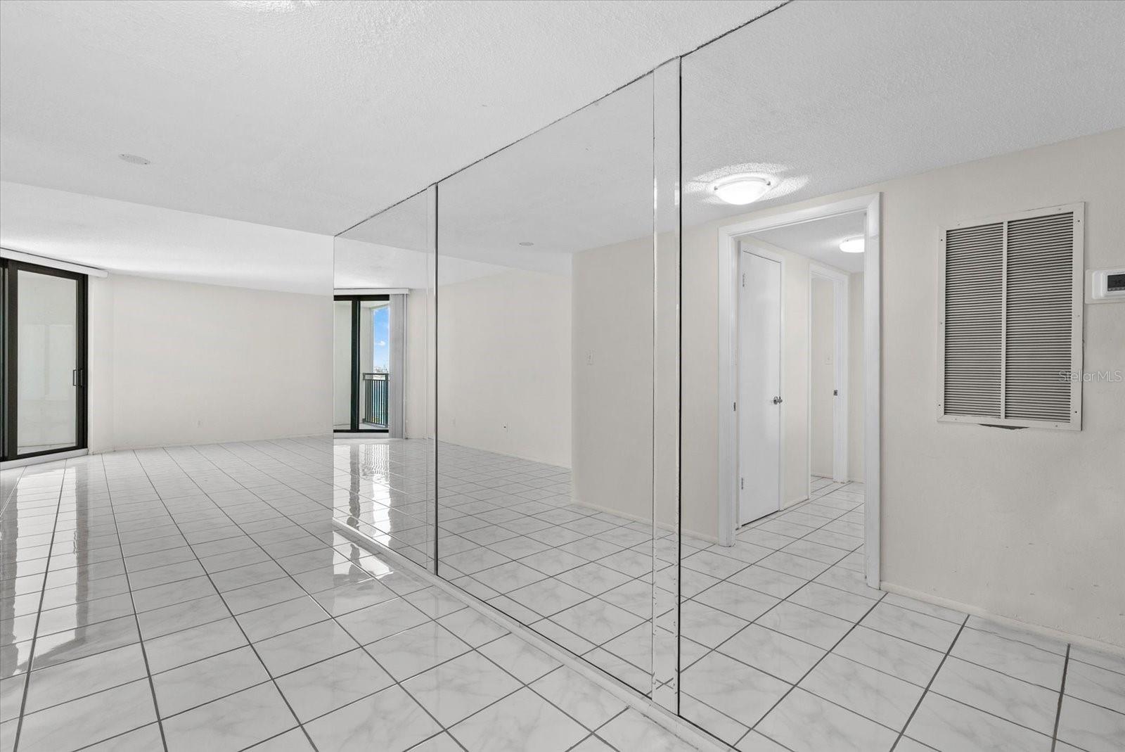 4822 Ocean Blvd #11e Property Photo 5