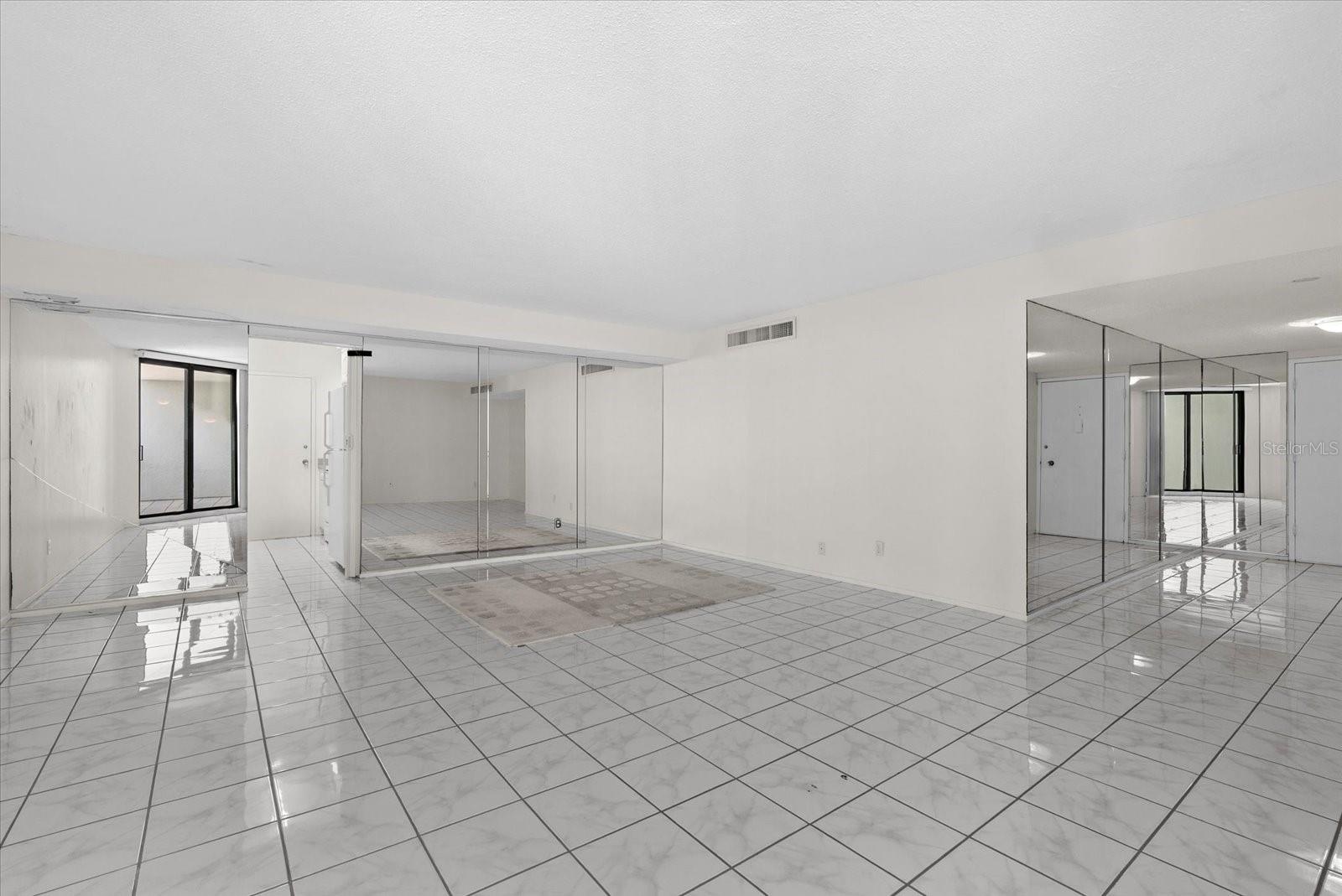 4822 Ocean Blvd #11e Property Photo 9