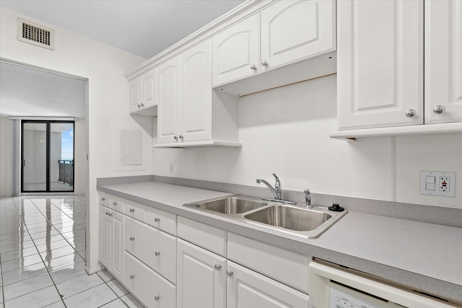 4822 Ocean Blvd #11e Property Photo 15