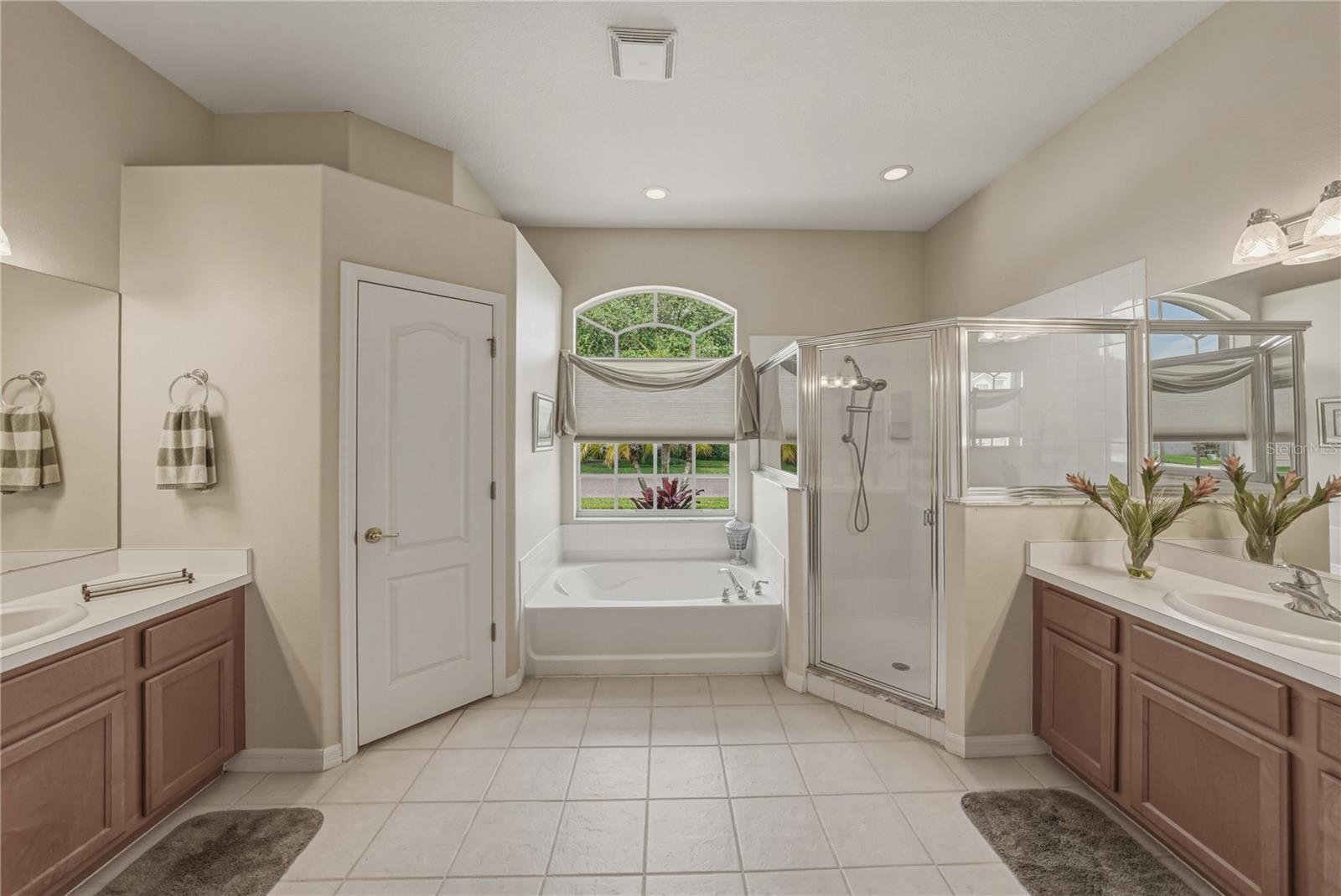 1542 Swamp Rose Ln Property Photo 11