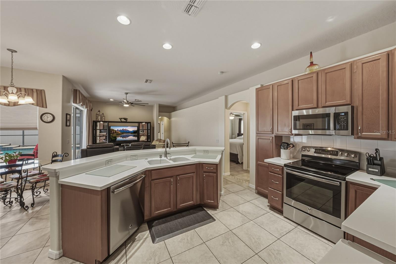 1542 Swamp Rose Ln Property Photo 27