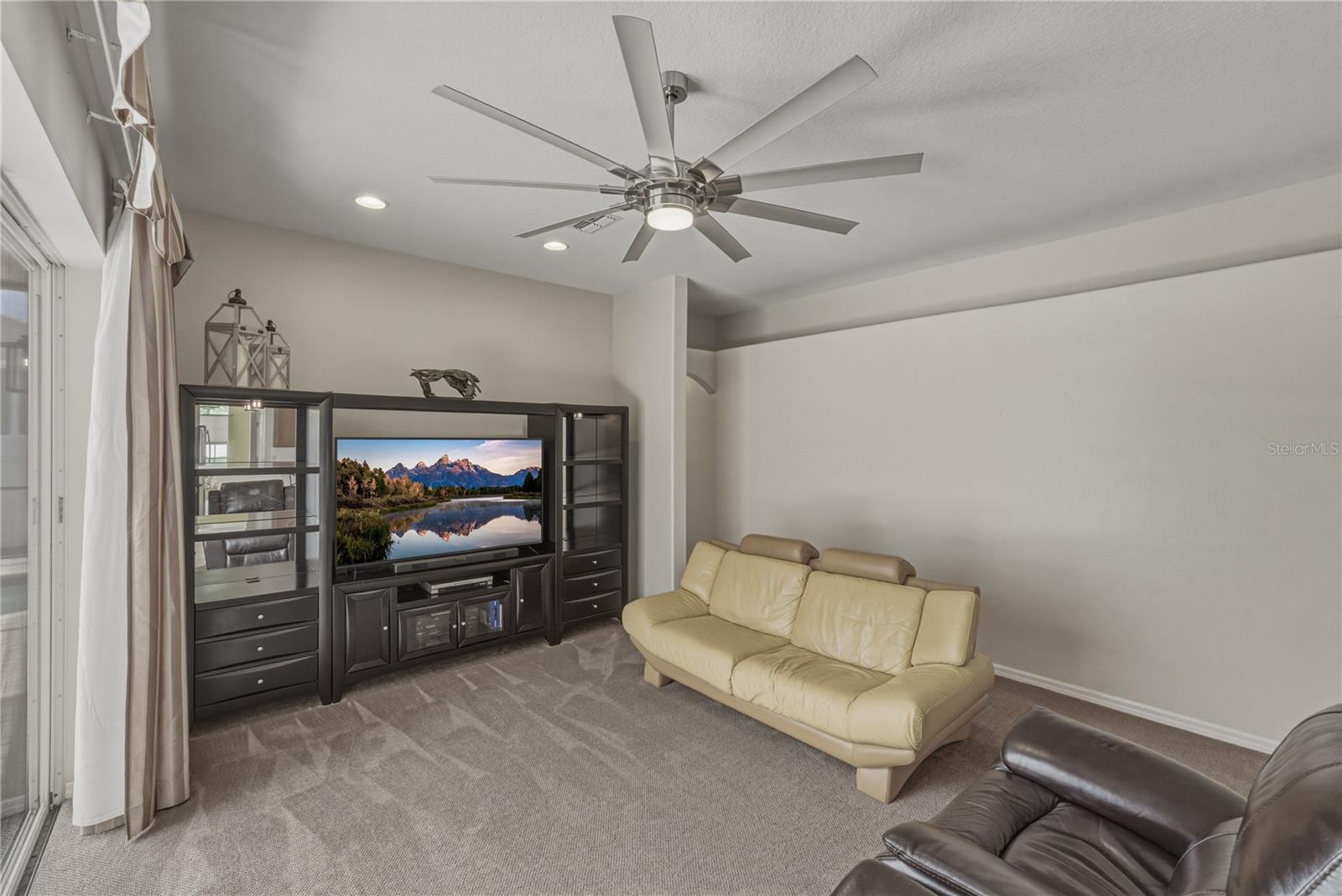 1542 Swamp Rose Ln Property Photo 33