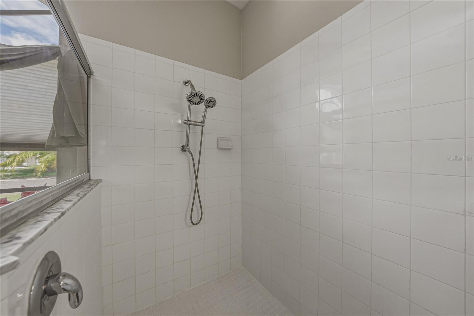 1542 Swamp Rose Ln Property Photo 42