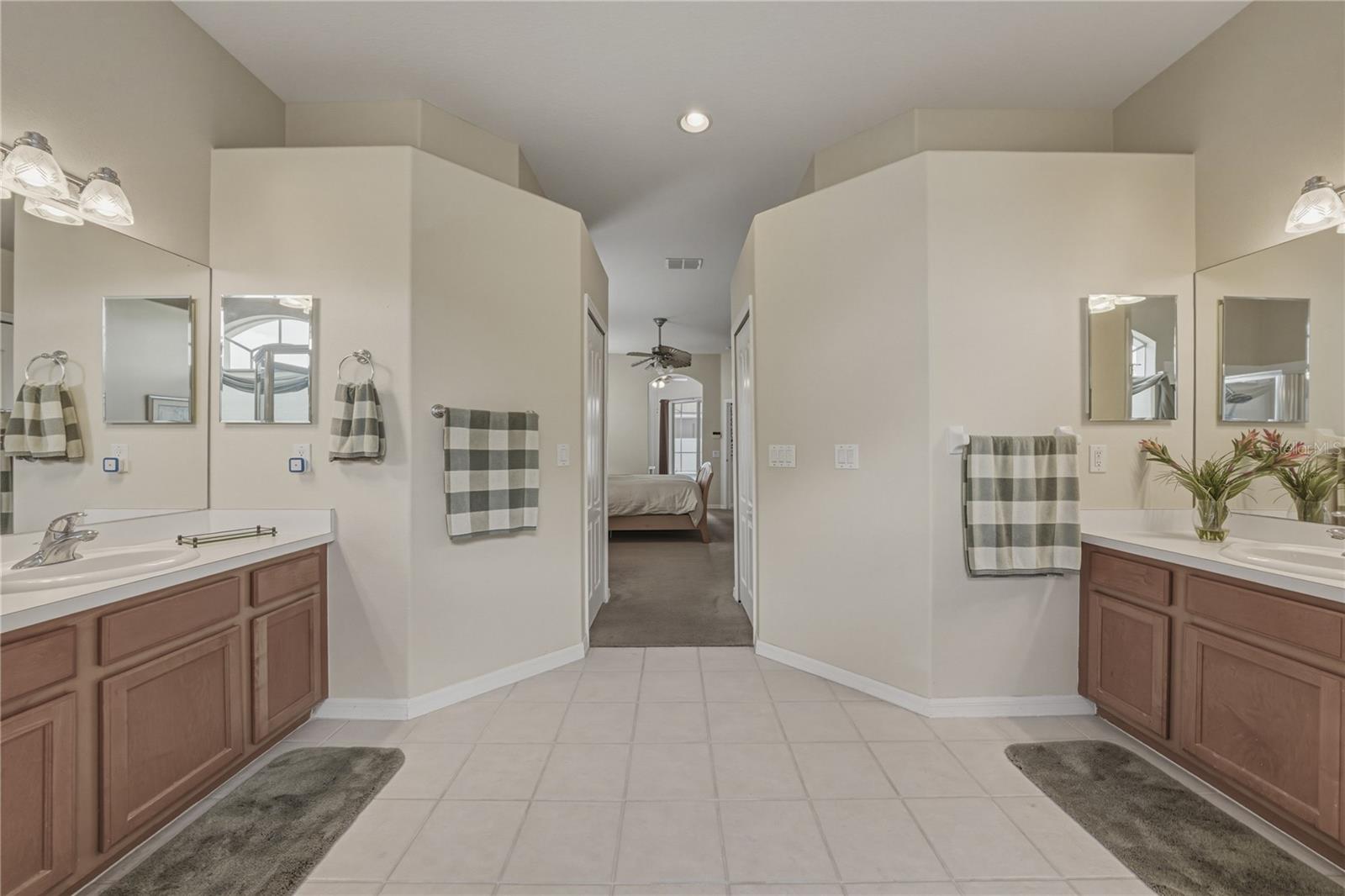 1542 Swamp Rose Ln Property Photo 43