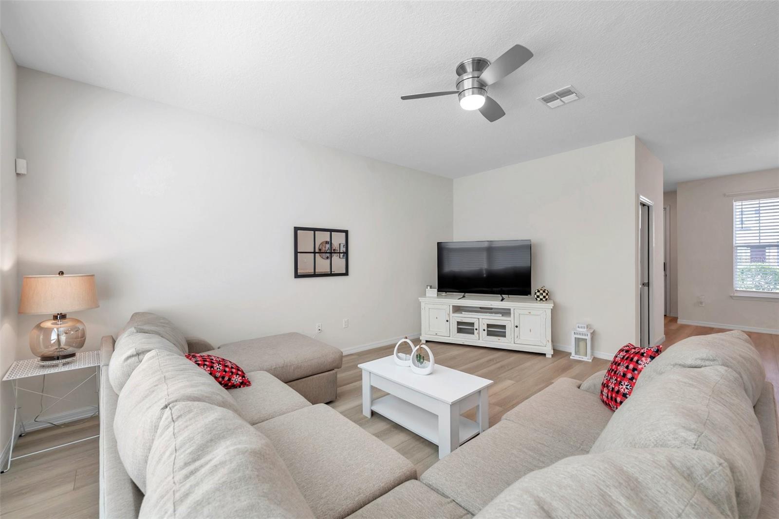 4966 Avalon Park Blvd Property Photo 11