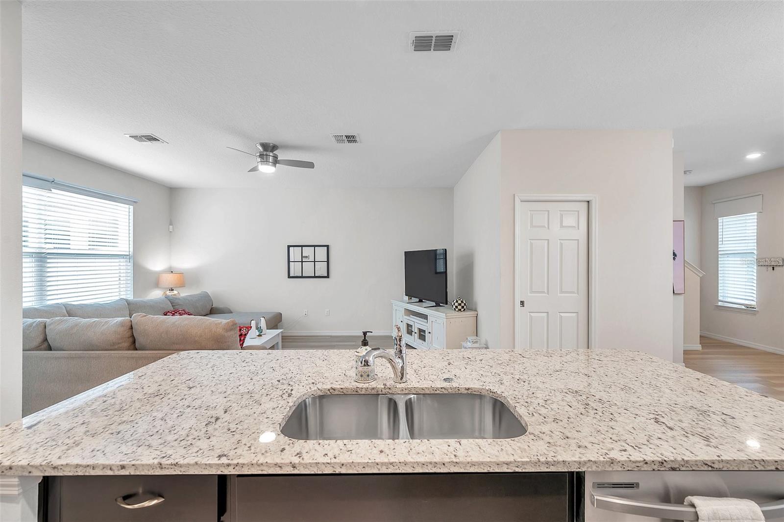 4966 Avalon Park Blvd Property Photo 18