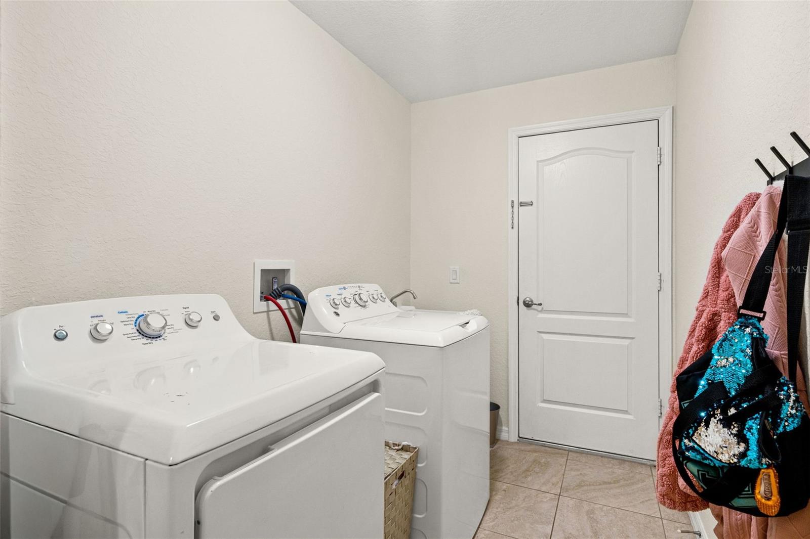 11260 Libby Rd Property Photo 15