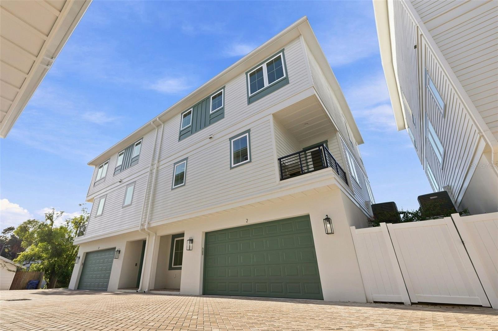 407 S Albany Ave #2 Property Photo 2