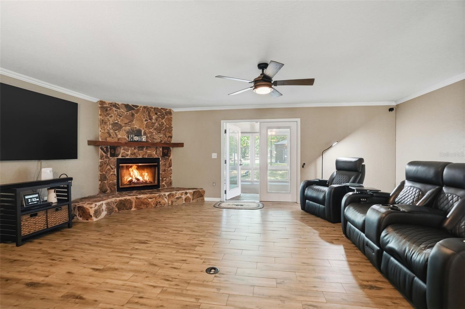 15620 Hays Rd Property Photo 2