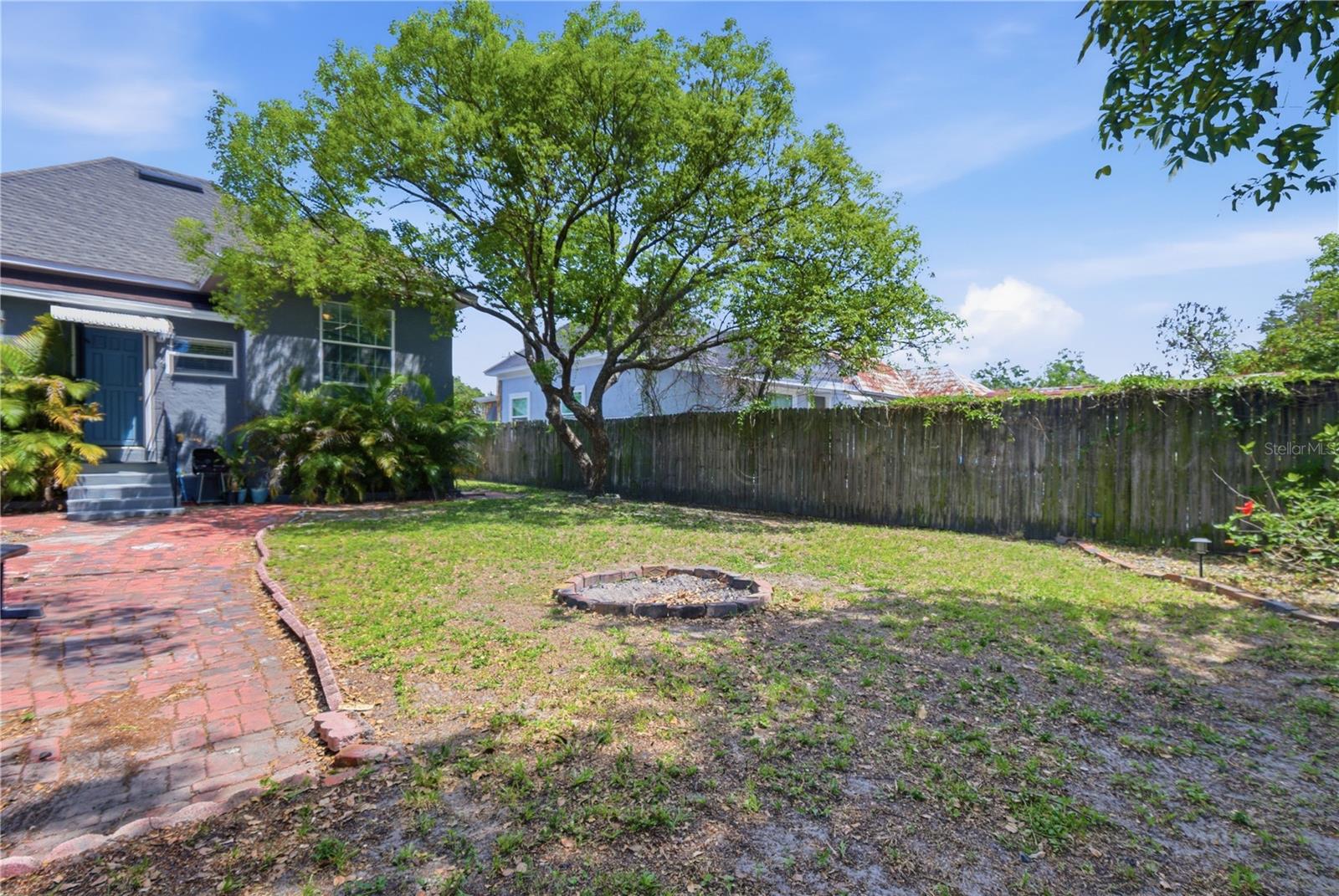 2318 W Cordelia St Property Photo 20