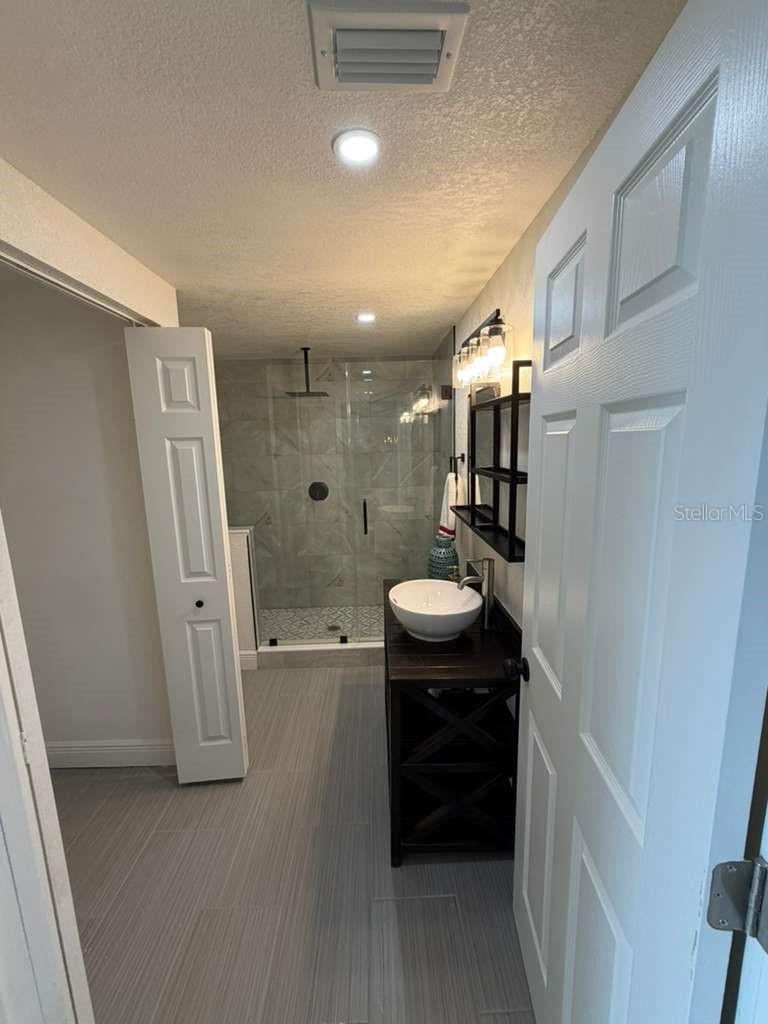 343 Shore Dr E Property Photo 11