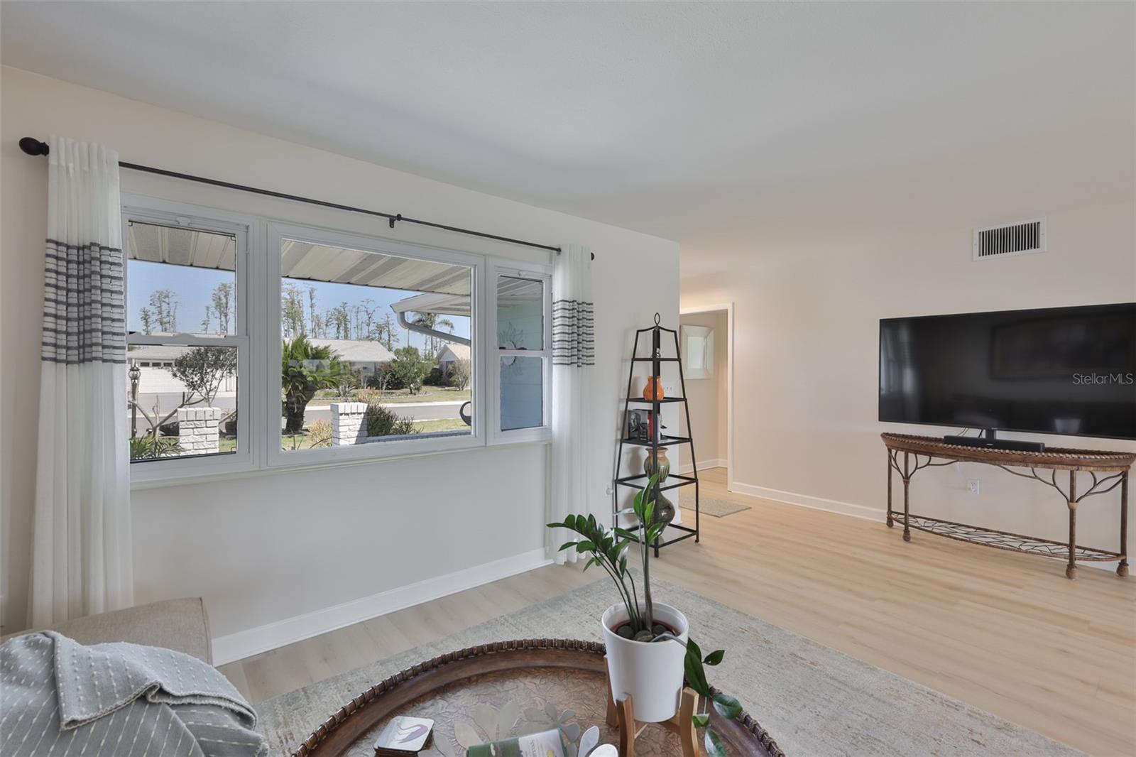 1704 Danbury Dr Property Photo 9