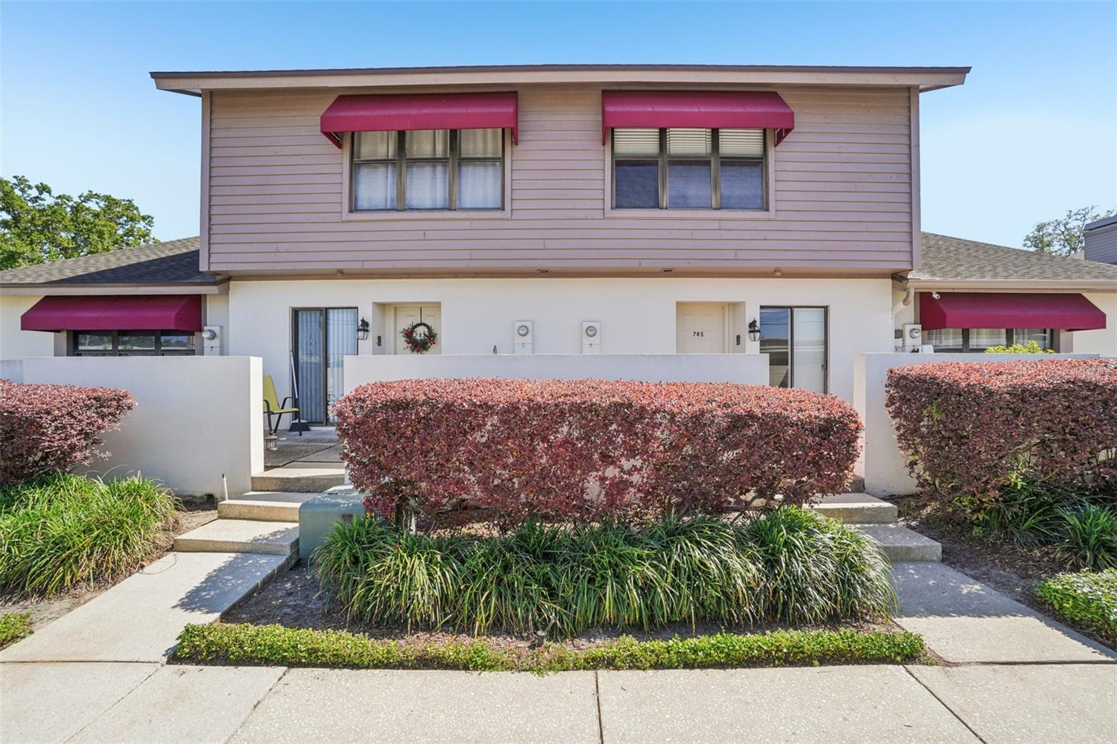 745 OAK PARK PL Property Photo 1