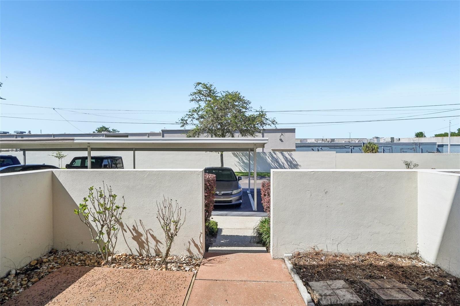 745 Oak Park Pl Property Photo 6