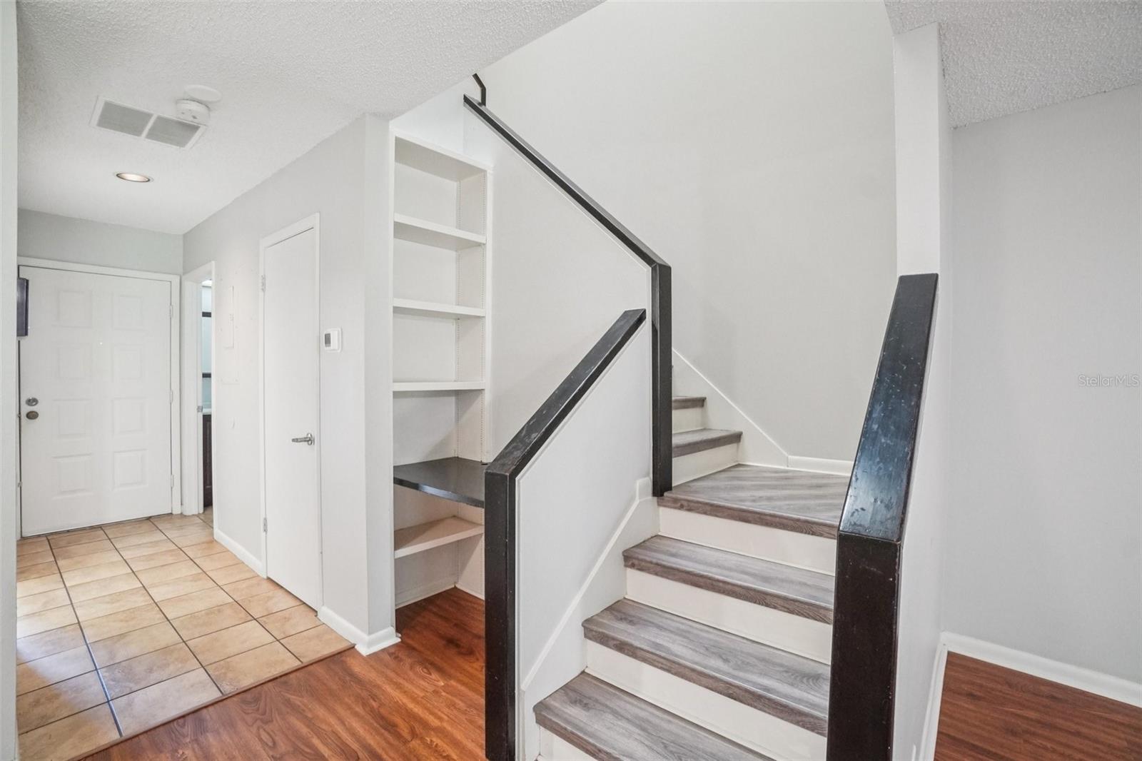 745 Oak Park Pl Property Photo 7
