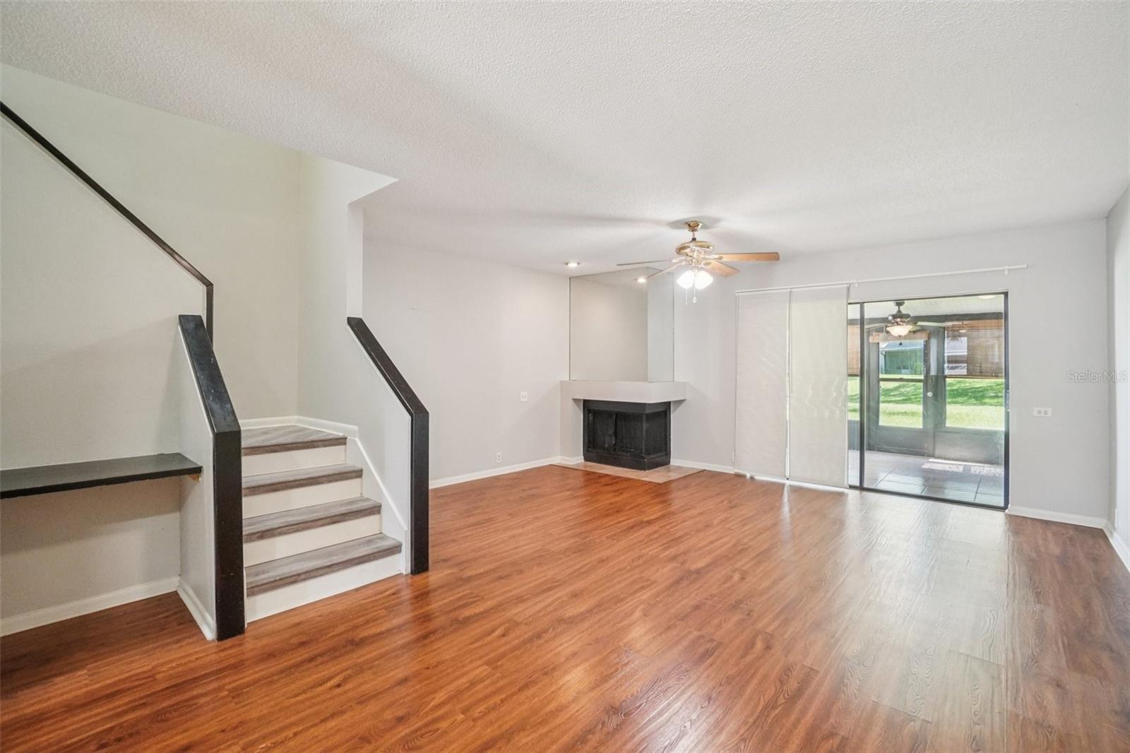 745 Oak Park Pl Property Photo 9
