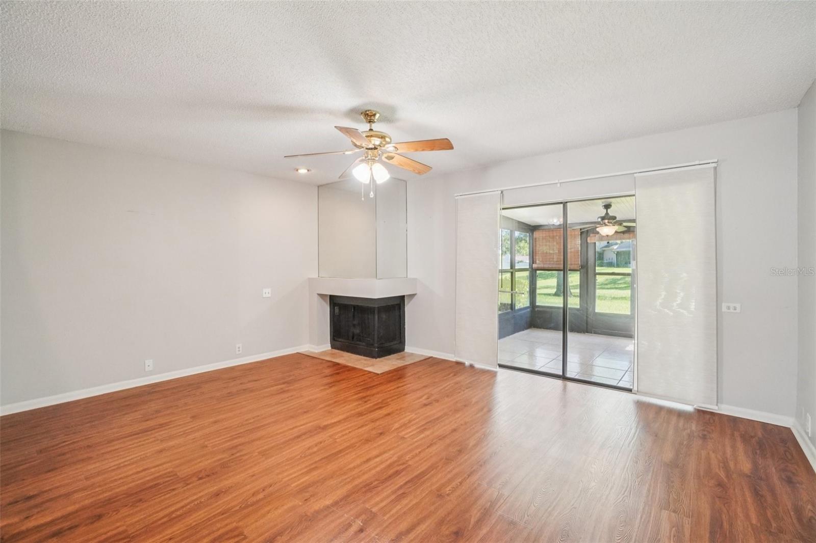 745 Oak Park Pl Property Photo 11