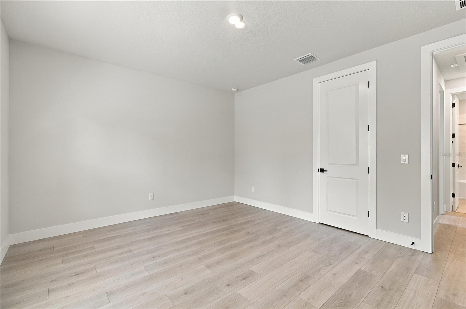 814 W Orient St Property Photo 31