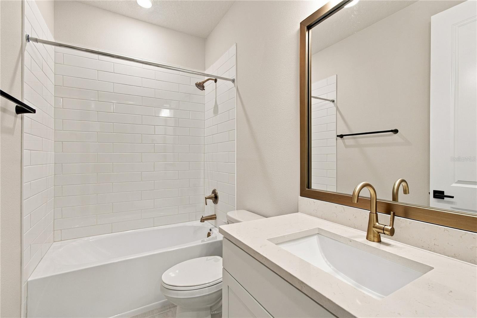 814 W Orient St Property Photo 32