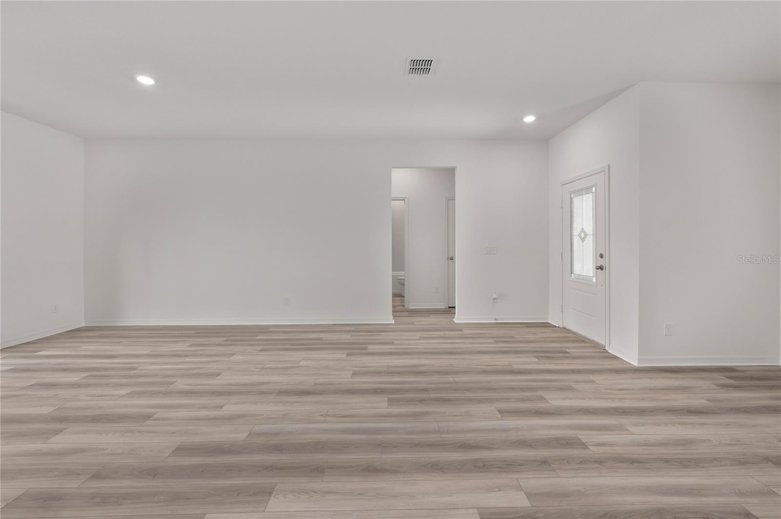 404 Manitoba Ln Property Photo 13