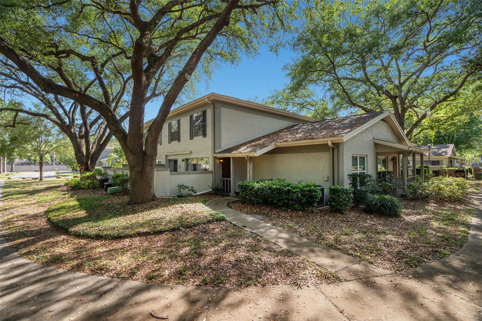 6322 TREETOP CIR