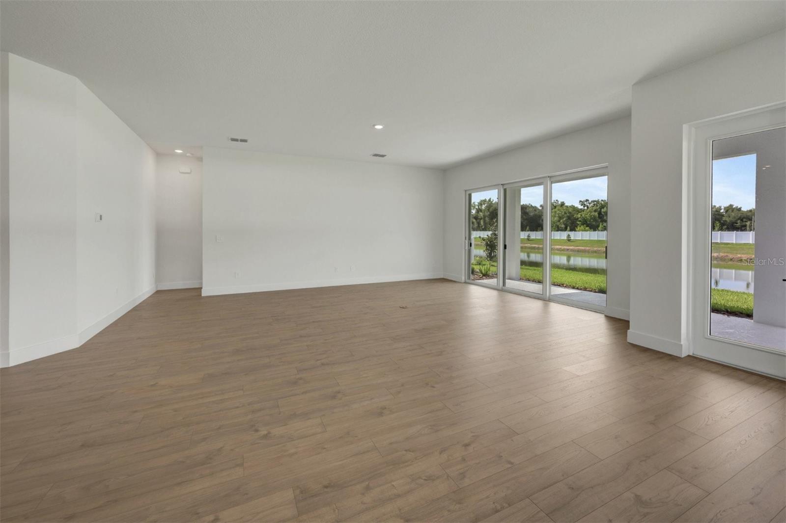 7249 Meadowshade Ct Property Photo 12