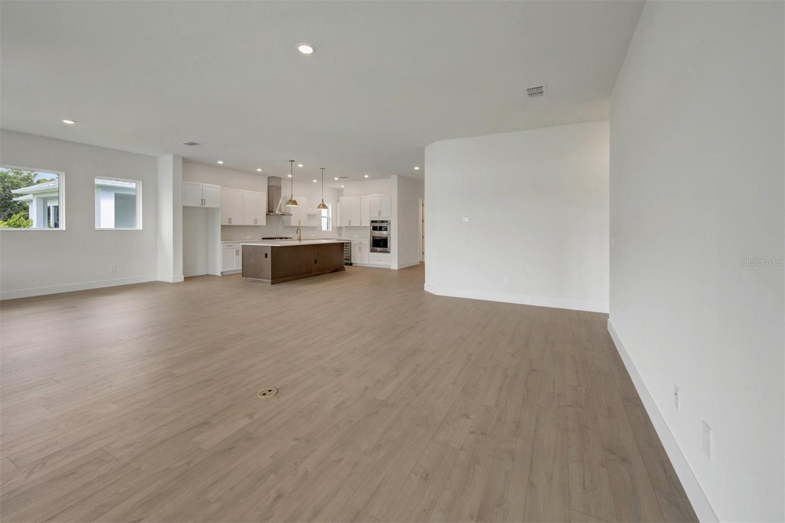 7249 Meadowshade Ct Property Photo 14