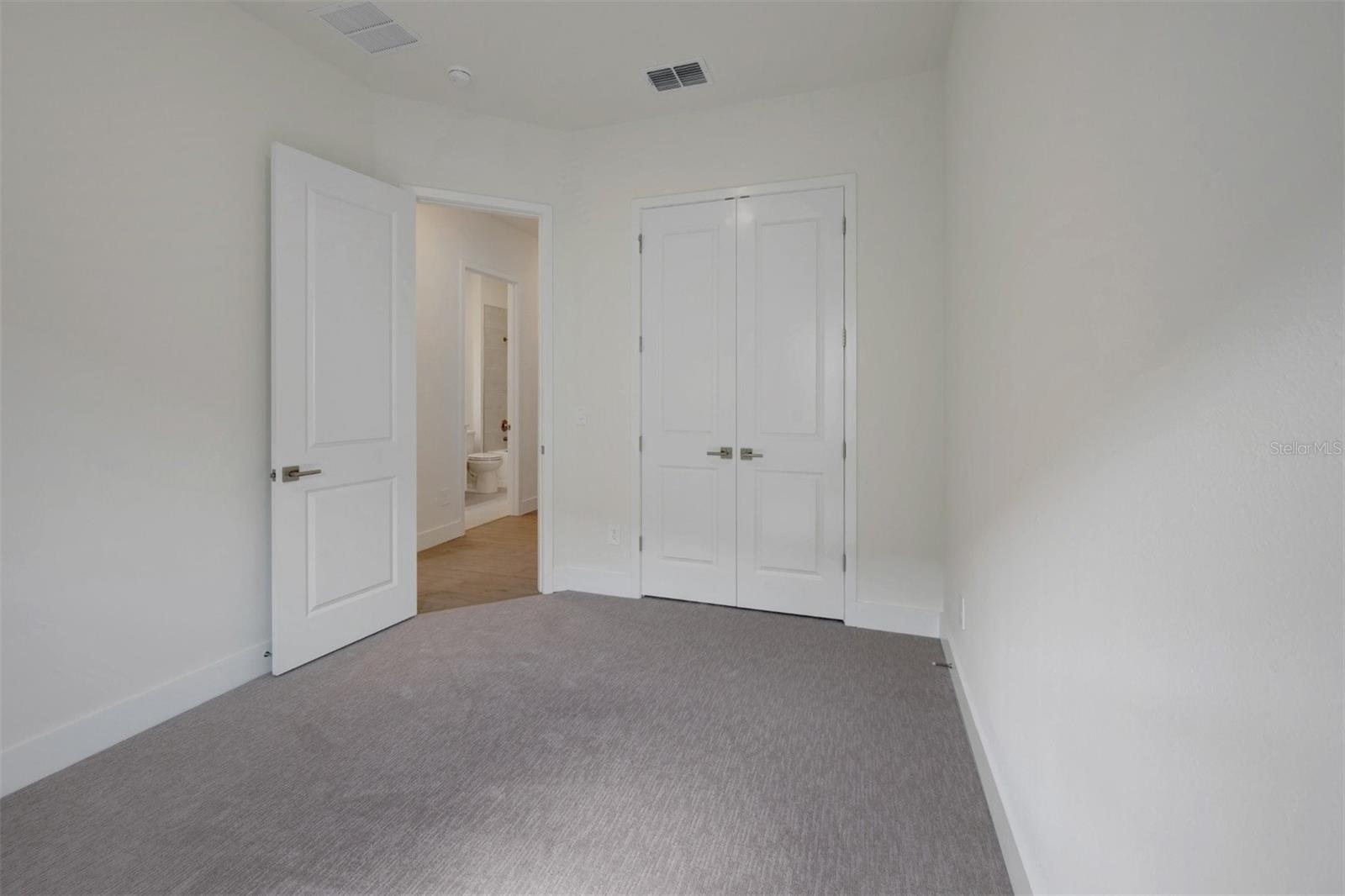 7249 Meadowshade Ct Property Photo 26