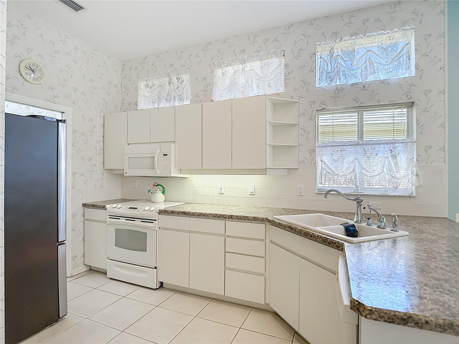 9289 Penelope Dr Property Photo 6