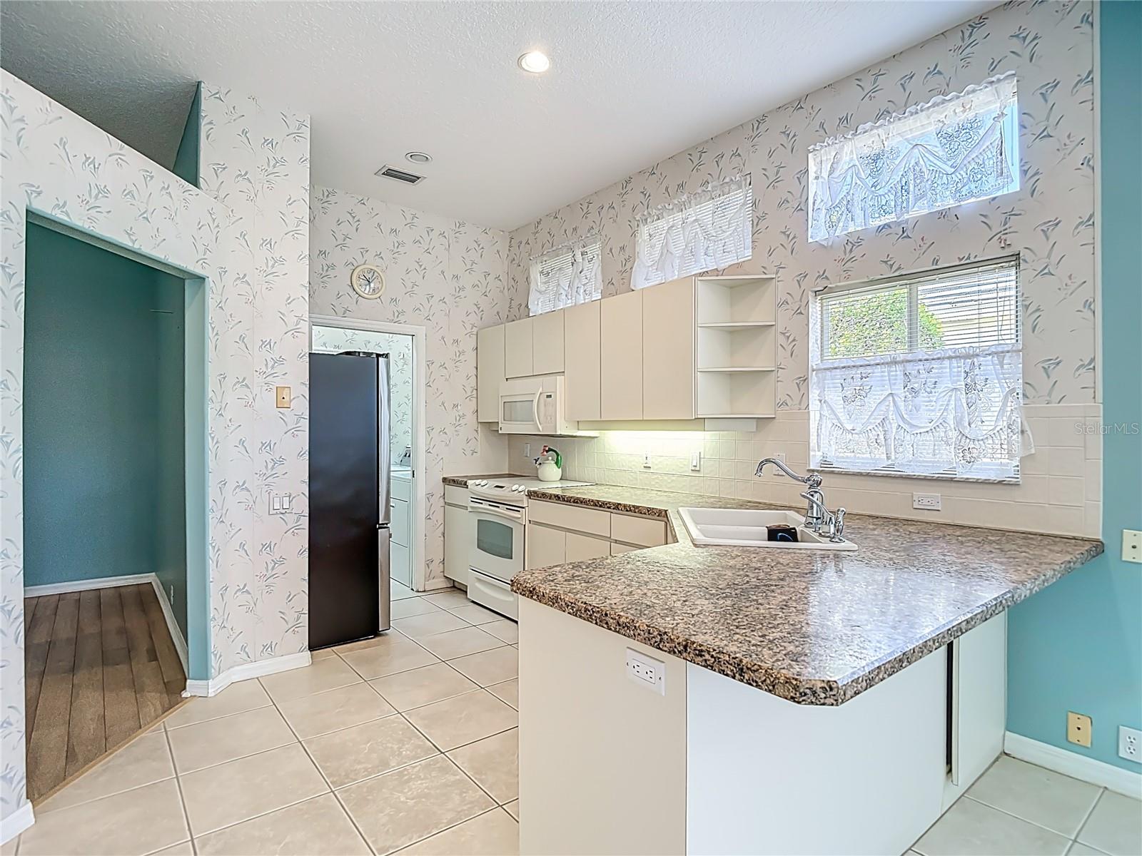 9289 Penelope Dr Property Photo 7