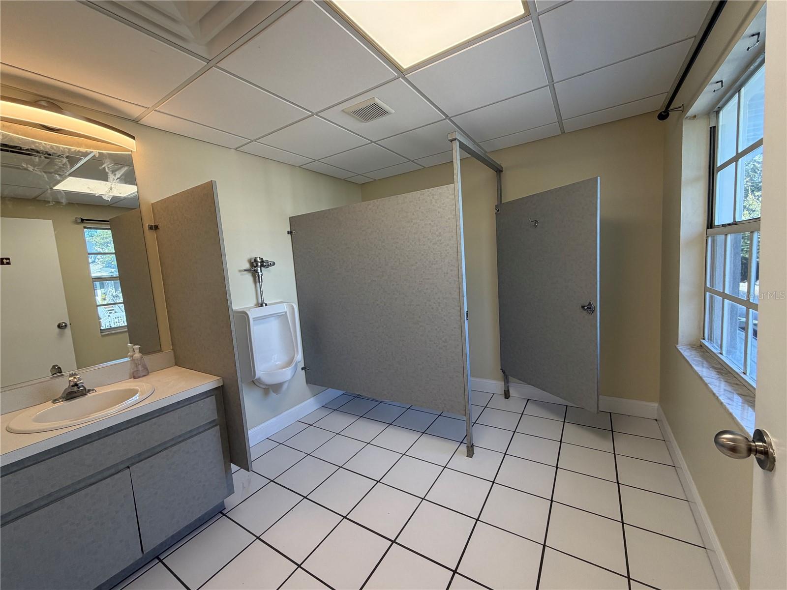 4828 W Gandy Blvd #b27 Property Photo 6