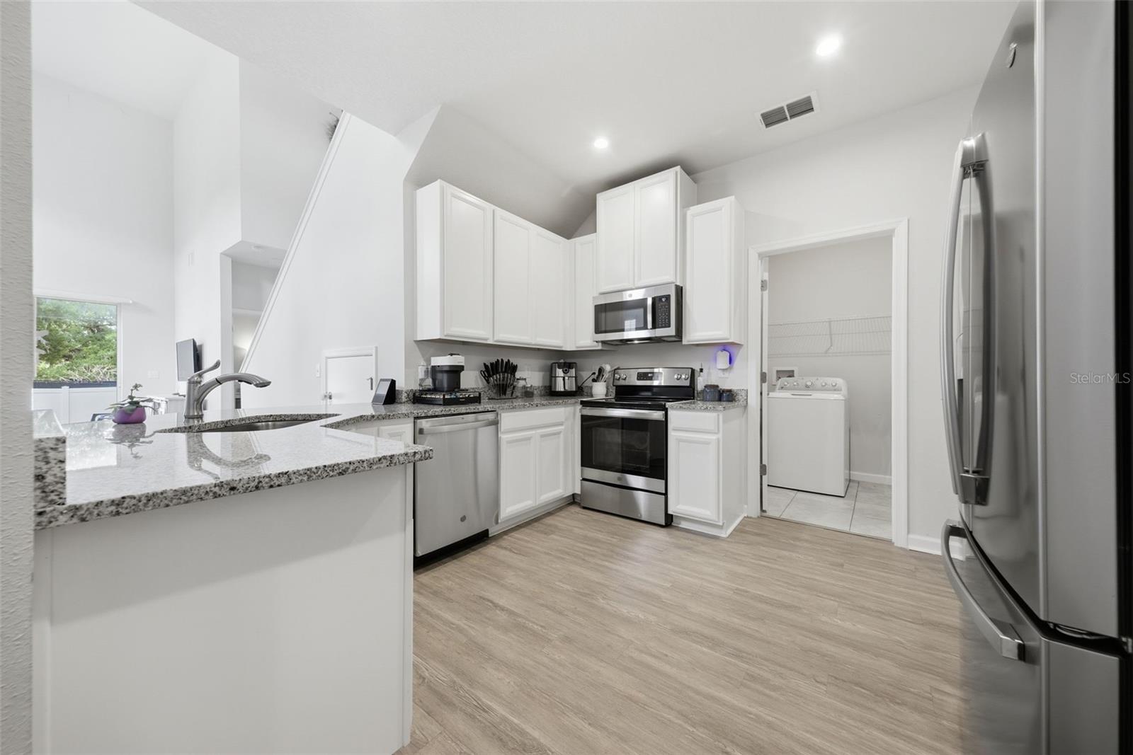 2130 Laceflower Dr Property Photo 4