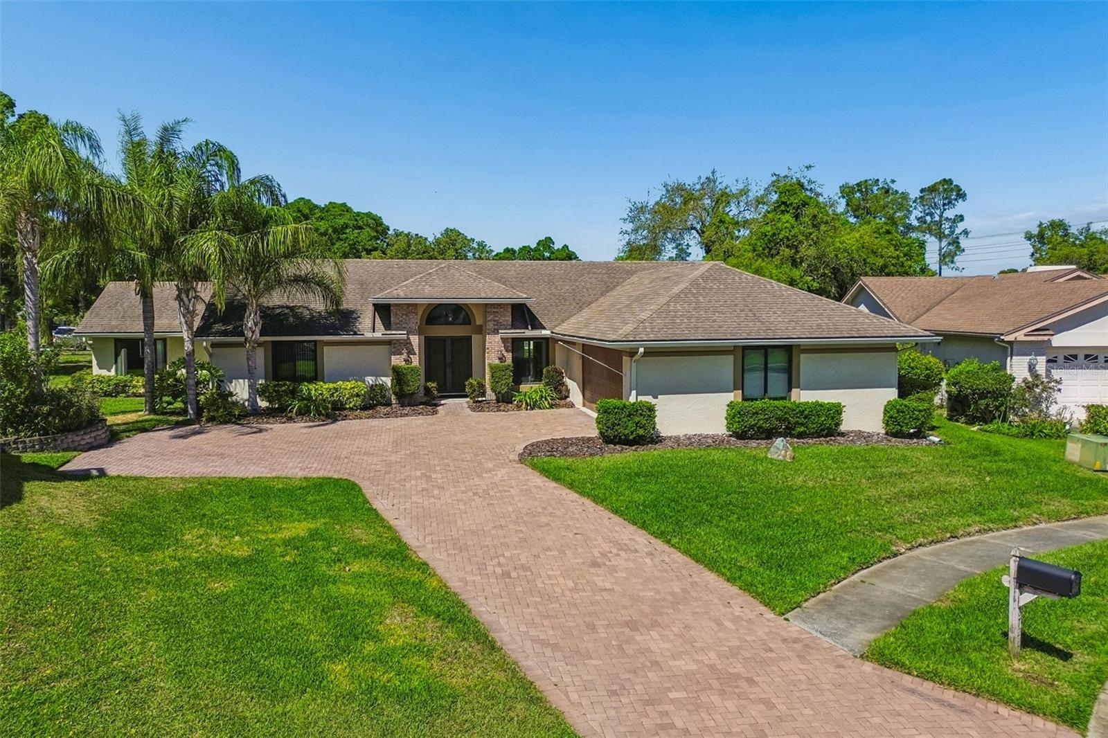 8723 ASHBURY DR