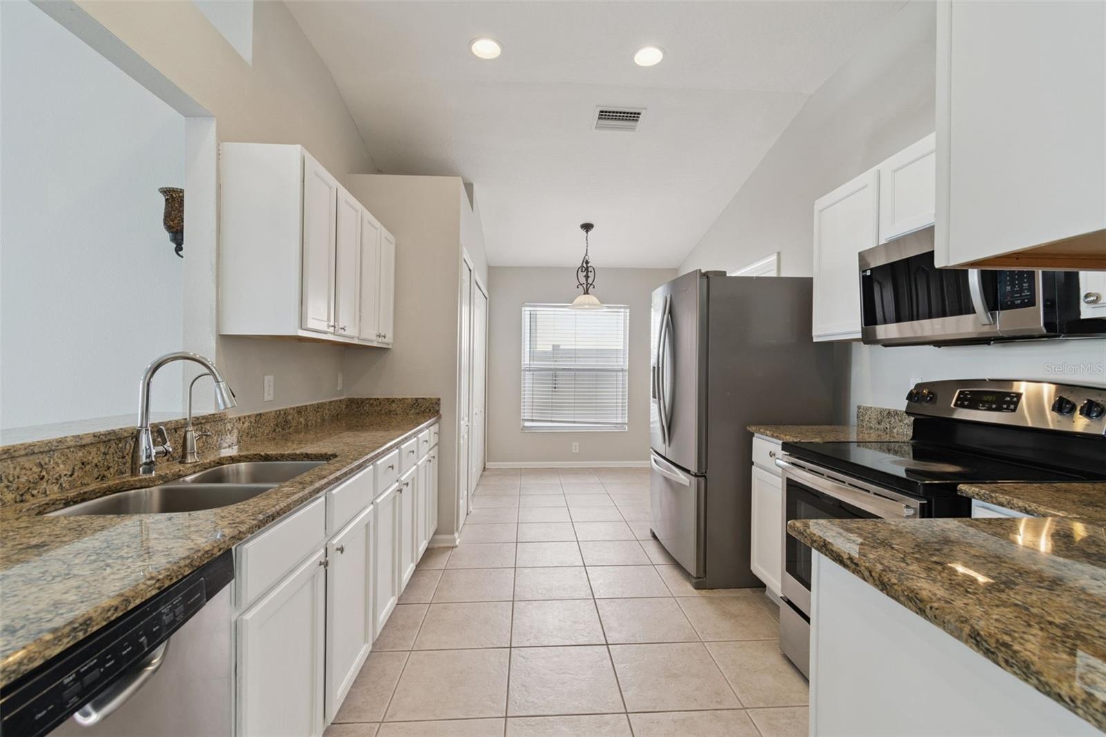 13226 Evening Sunset Ln Property Photo 4