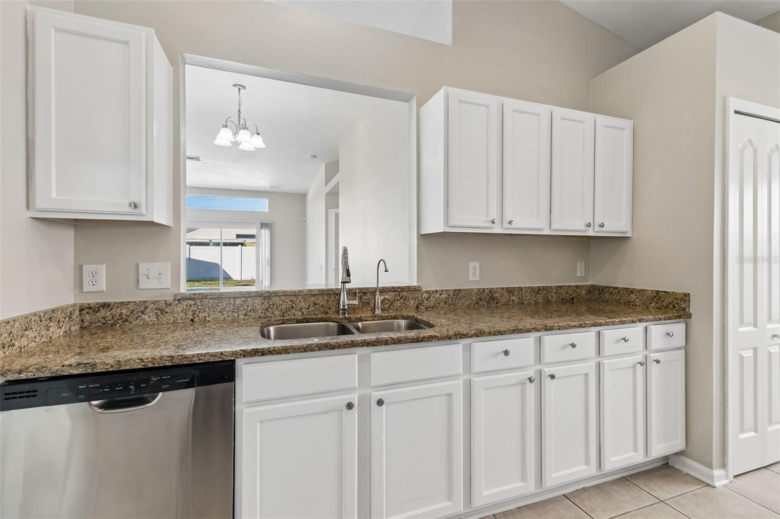 13226 Evening Sunset Ln Property Photo 5