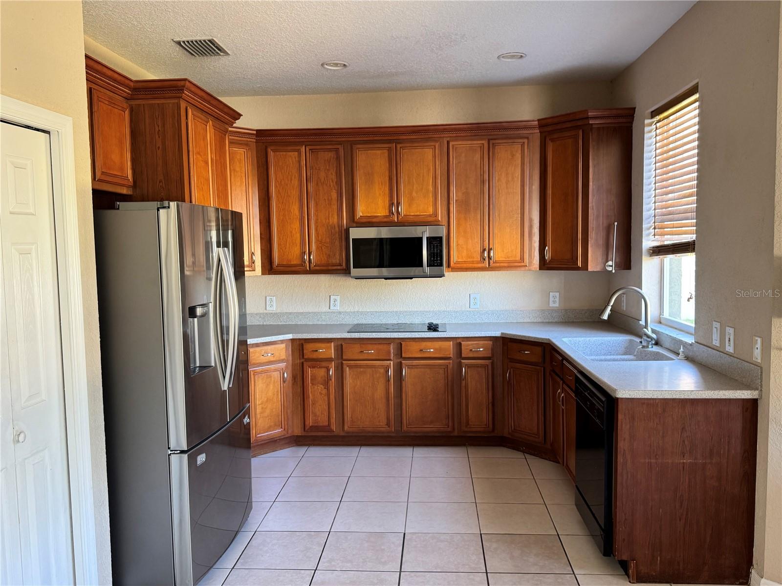 9023 Pinebreeze Dr Property Photo 6