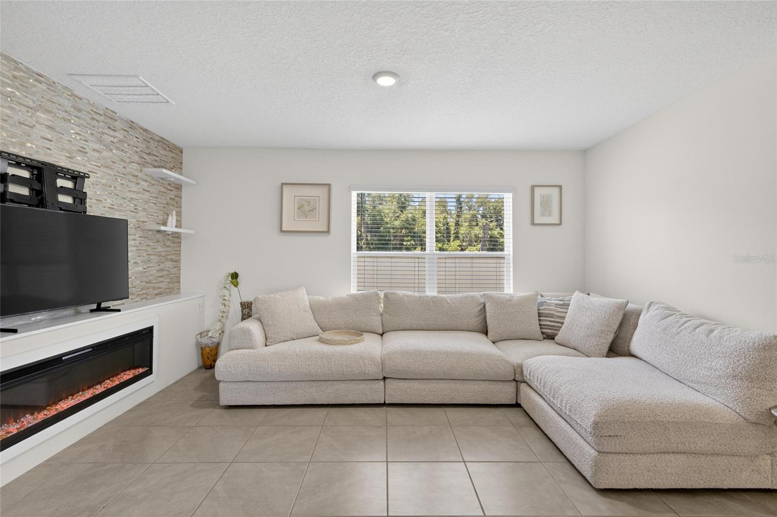 3255 Silver Date Dr Property Photo 44