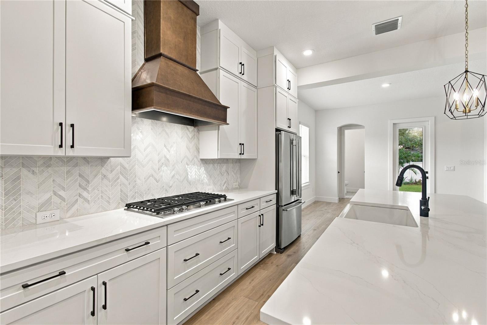812 W Orient St Property Photo 8
