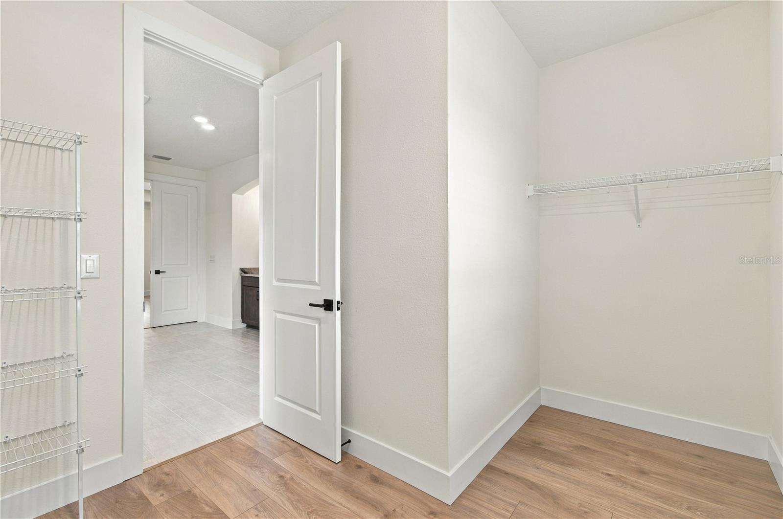 812 W Orient St Property Photo 33