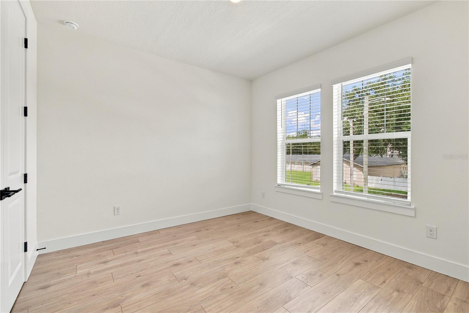 812 W Orient St Property Photo 35