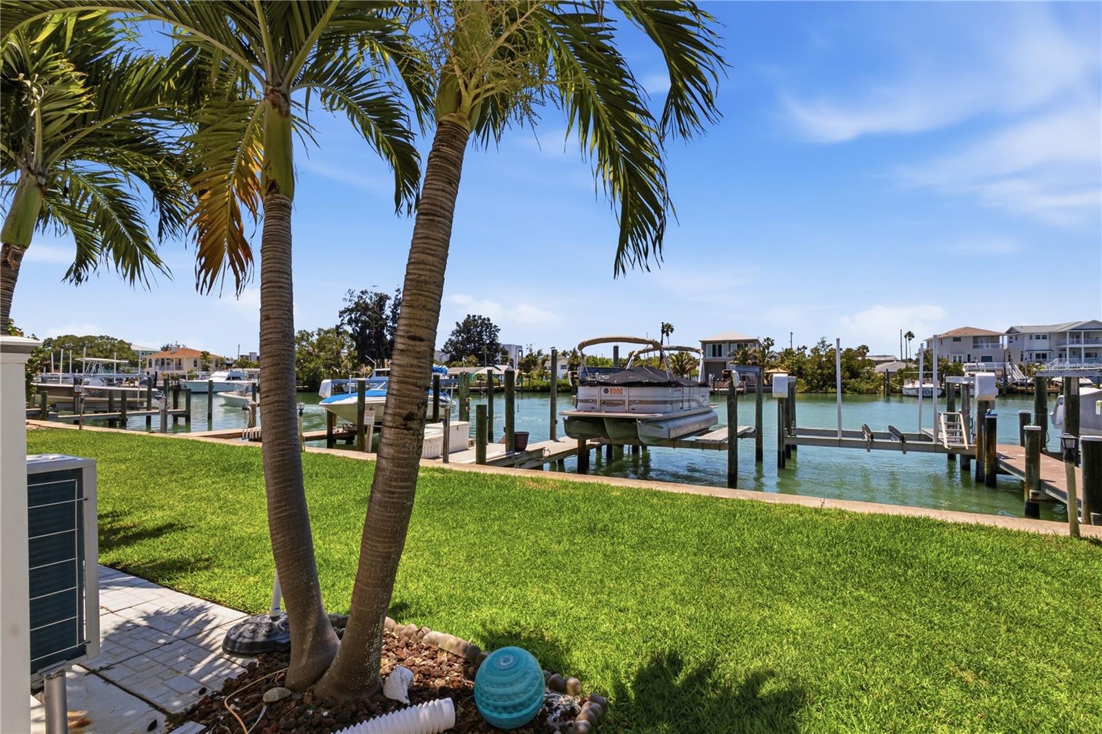 12482 CAPRI CIR N