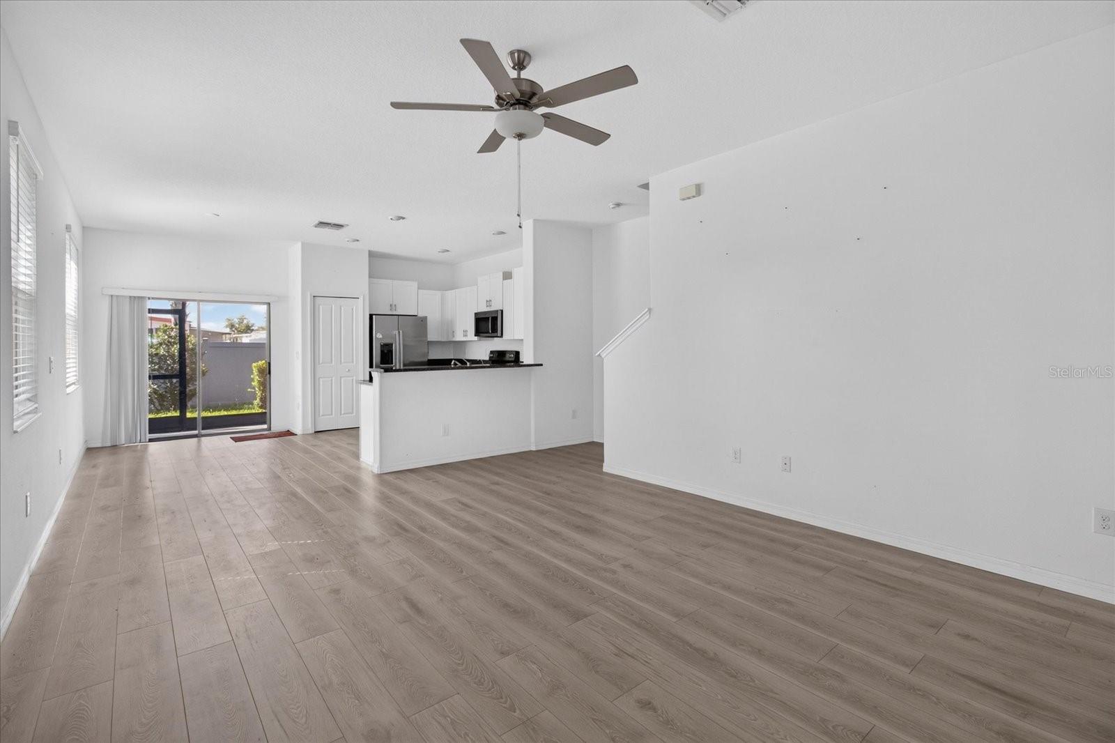 5226 Forum Blvd Property Photo 17