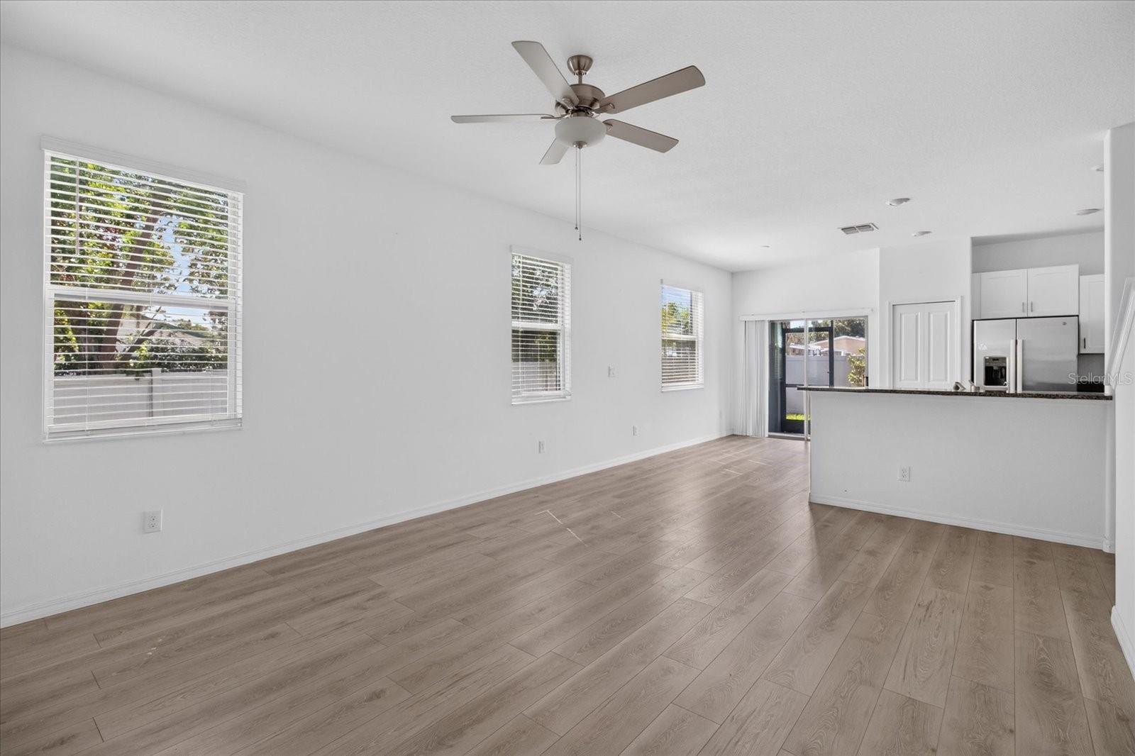5226 Forum Blvd Property Photo 19